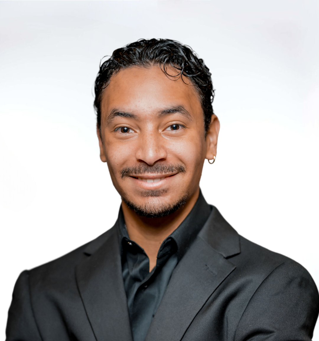 Marco Viloria employee headshot